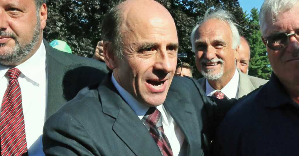 arthur t demoulas administrative leave